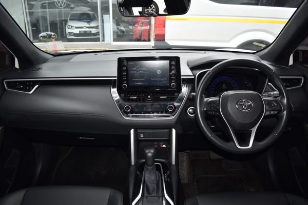 2025-Toyota-Corolla-Cross-18-XR image:9