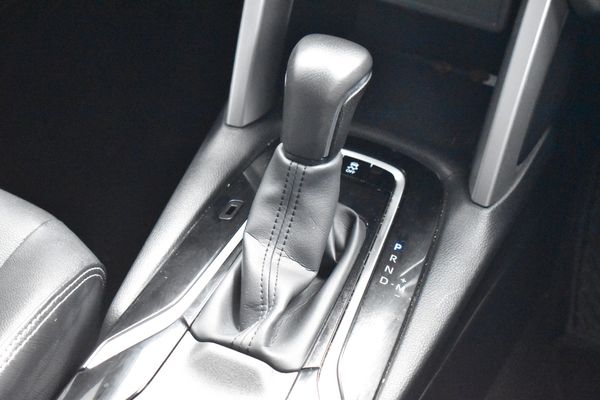 2025-Toyota-Corolla-Cross-18-XR image:11
