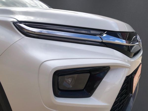 2025-Toyota-Urban-Cruiser-15-XS image:15