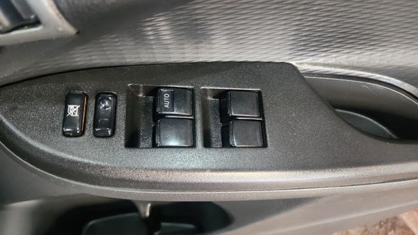 2017-Toyota-Corolla-Quest-16 image:10