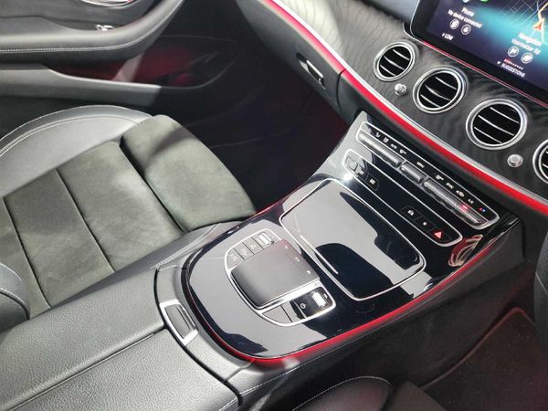 2021-Mercedes-Benz-E-Class-E-200-AMG image:10