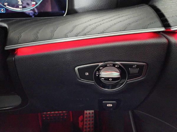 2021-Mercedes-Benz-E-Class-E-200-AMG image:17