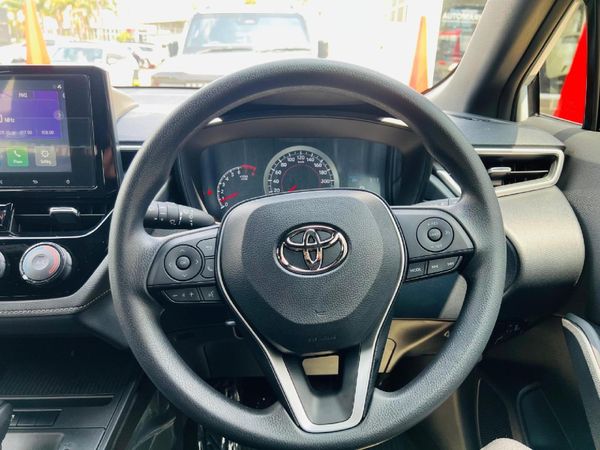 2026-Toyota-Corolla-Cross-18-XI image:5