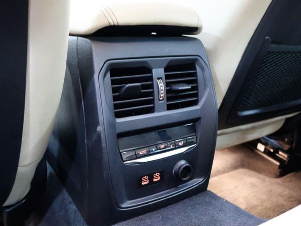 2019-BMW-3-Series-330i-M-Sport-Launch-Edition image:13