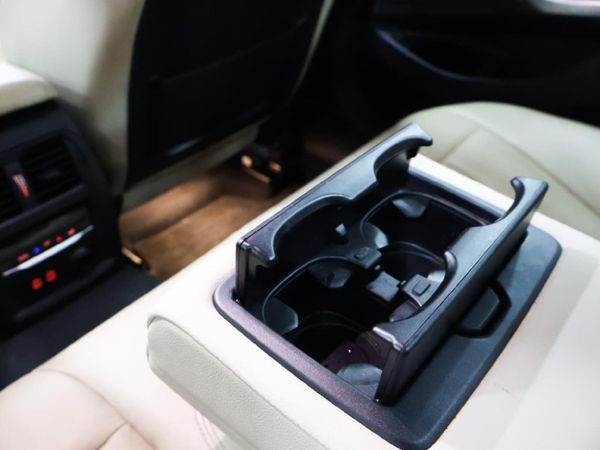 2019-BMW-3-Series-330i-M-Sport-Launch-Edition image:15