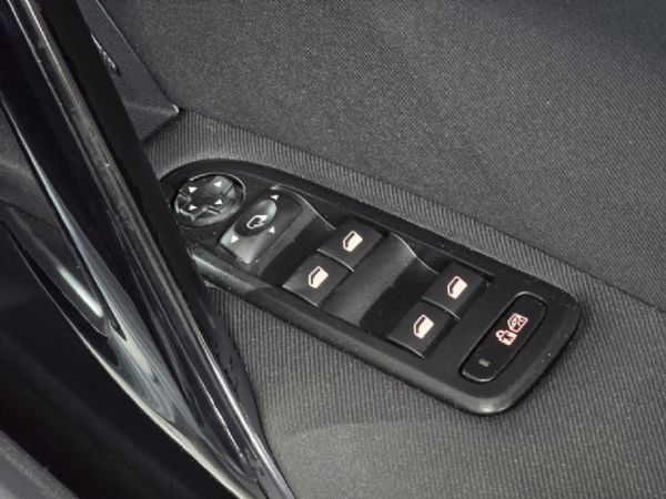 2013-Peugeot-508-16-THP-Active image:6