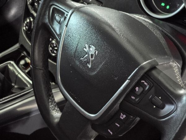 2013-Peugeot-508-16-THP-Active image:7
