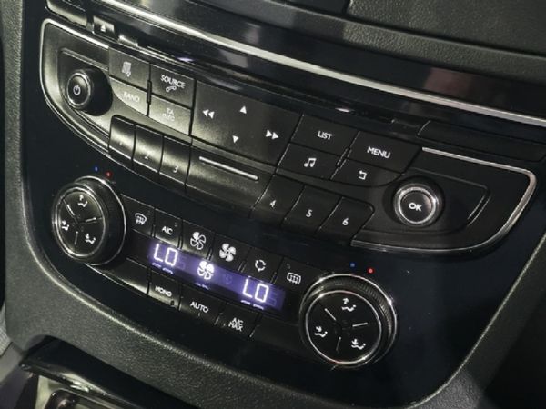 2013-Peugeot-508-16-THP-Active image:8