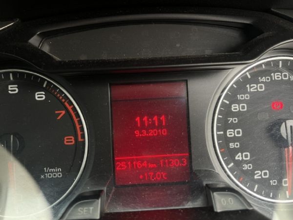 2009-Audi-A4-Avant-18-T-Ambition-Auto image:18