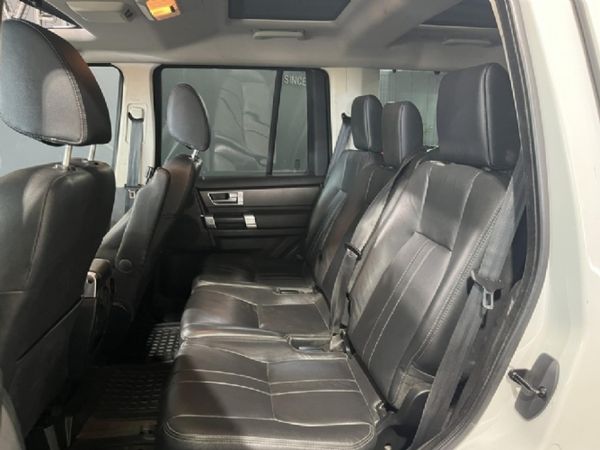 2014-Land-Rover-Discovery-4-30-TD-SD-V6-SE image:9