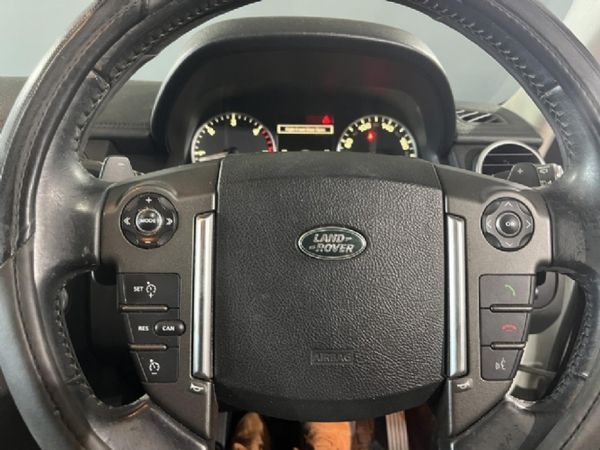 2014-Land-Rover-Discovery-4-30-TD-SD-V6-SE image:14