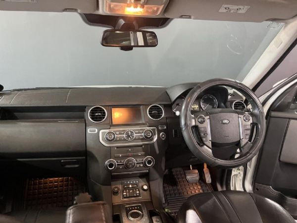 2014-Land-Rover-Discovery-4-30-TD-SD-V6-SE image:6