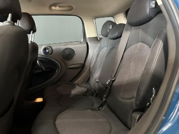 2011-MINI-Countryman-Cooper image:9