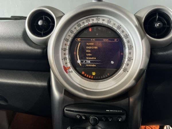 2011-MINI-Countryman-Cooper image:11