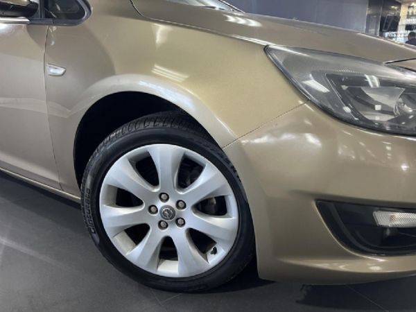 2014-Opel-Astra-14T-Enjoy image:5