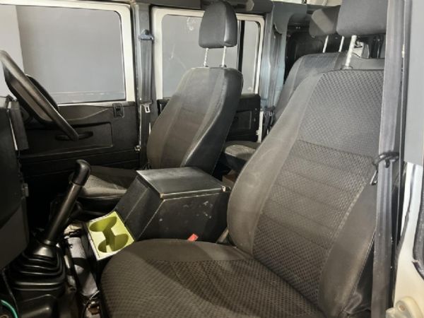 2009-Land-Rover-Defender-110-Puma-Station-Wagon image:11