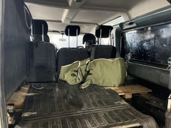 2009-Land-Rover-Defender-110-Puma-Station-Wagon image:15