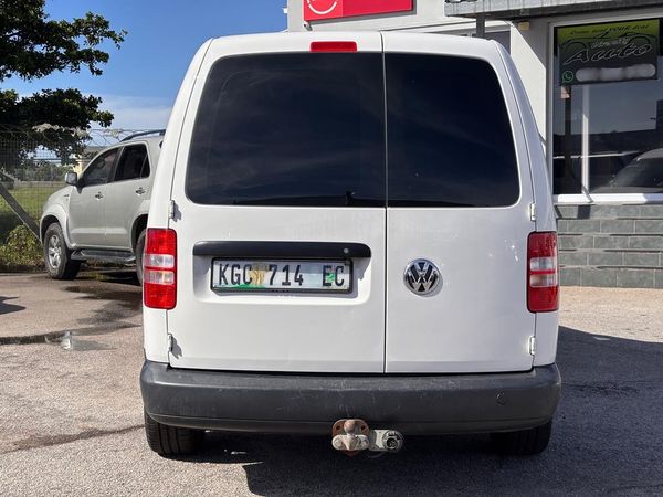 2015-Volkswagen-Caddy-Maxi-20-TDI-81kW-Panel-Van image:10