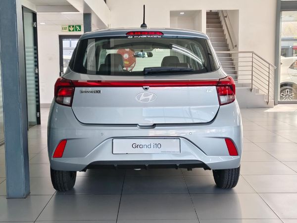 2026-Hyundai-Grand-i10-12-Motion-Auto image:5