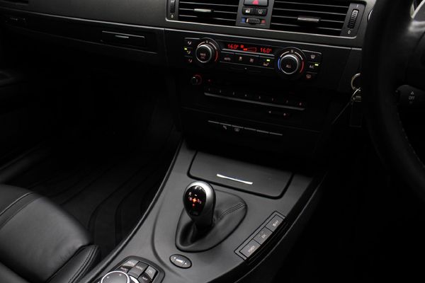 2014-BMW-M3-Coupe-M-Dynamic-Auto image:11