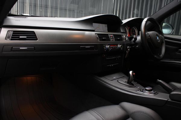 2014-BMW-M3-Coupe-M-Dynamic-Auto image:18