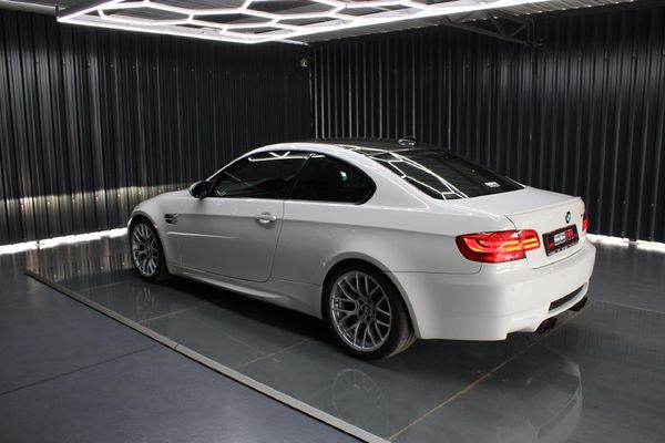 2014-BMW-M3-Coupe-M-Dynamic-Auto image:5