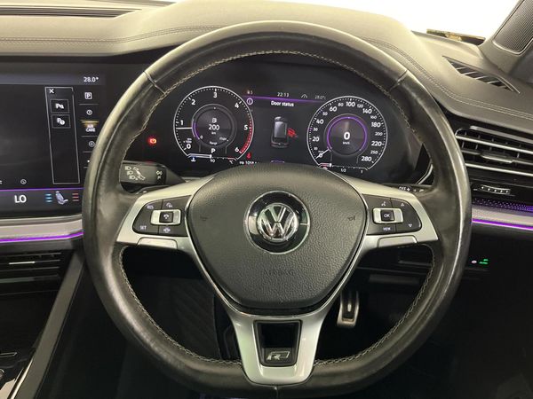 2018-Volkswagen-Touareg-30-TDI-V6-Luxury image:11
