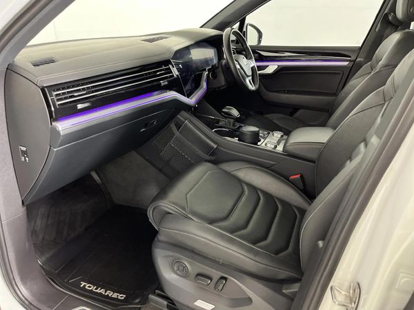 2018-Volkswagen-Touareg-30-TDI-V6-Luxury image:8