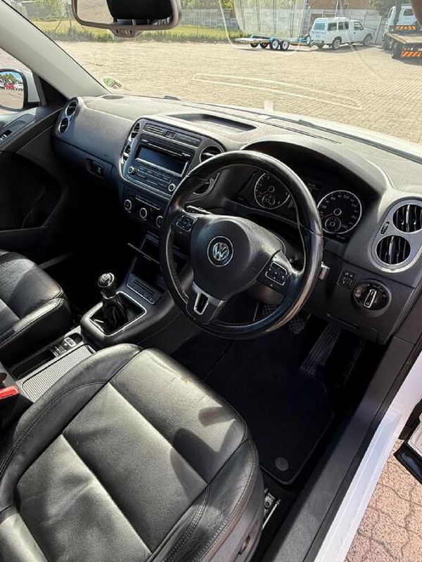 2013-Volkswagen-Tiguan-20-TDI-Bluemotion-Trend-Fun image:9