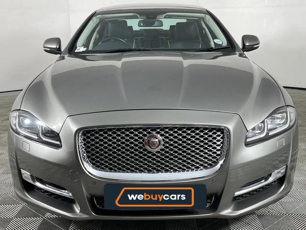 2017-Jaguar-XJ-30-D-Luxury image:14