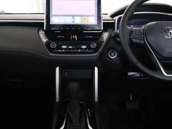2026-Toyota-Corolla-Cross-18-XR-Hybrid image:17