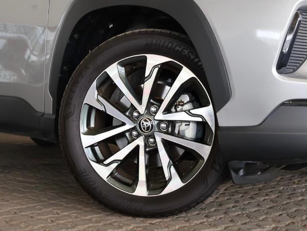 2026-Toyota-Corolla-Cross-18-XR-Hybrid image:6