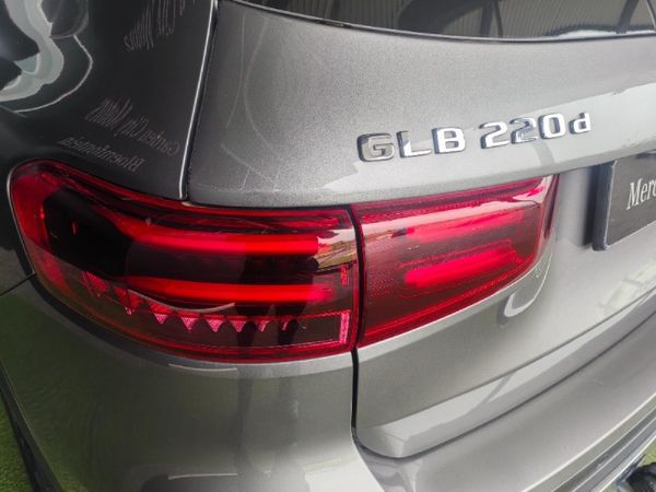 2024-Mercedes-Benz-GLB-220d-4Matic-Progressive image:1