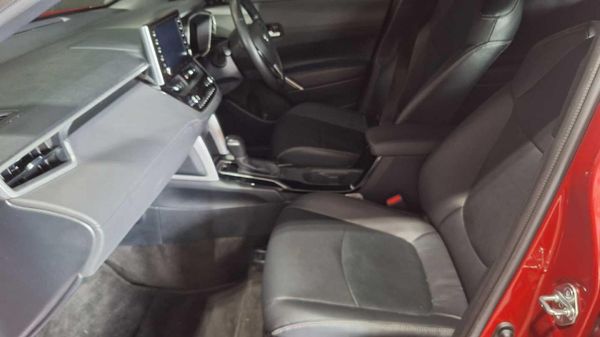 2024-Toyota-Corolla-Cross-18-XR image:9