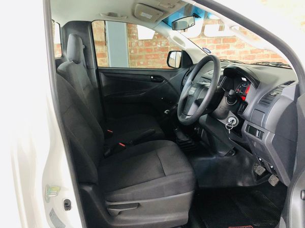 2025-Isuzu-D-Max-250C-Fleetside-Single-Cab image:10