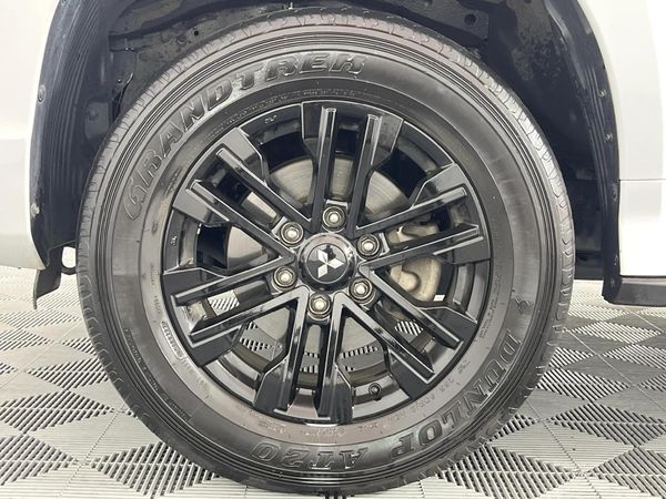 2022-Mitsubishi-Pajero-Sport-24D-Auto image:4