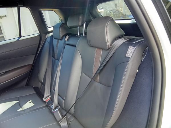 2026-Toyota-Corolla-Cross-18-XS image:15