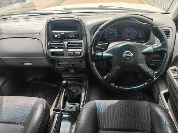 2008-Nissan-NP300-24i-Hi-Rider-Double-Cab image:10