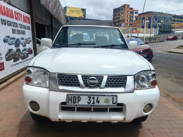 2008-Nissan-NP300-24i-Hi-Rider-Double-Cab image:3