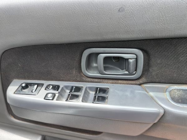 2008-Nissan-NP300-24i-Hi-Rider-Double-Cab image:8