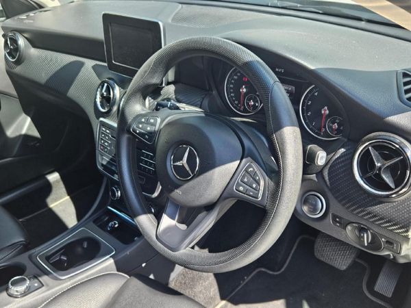 2020-Mercedes-Benz-GLA-200-Auto image:5