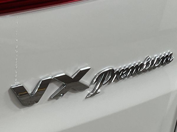 2022-Toyota-Quantum-28-VX-6-seat image:11