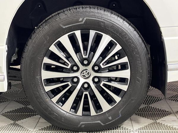 2022-Toyota-Quantum-28-VX-6-seat image:6