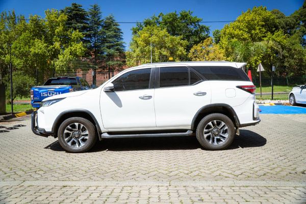 2024-Toyota-Fortuner-28-GD-6-Auto-mHev image:3