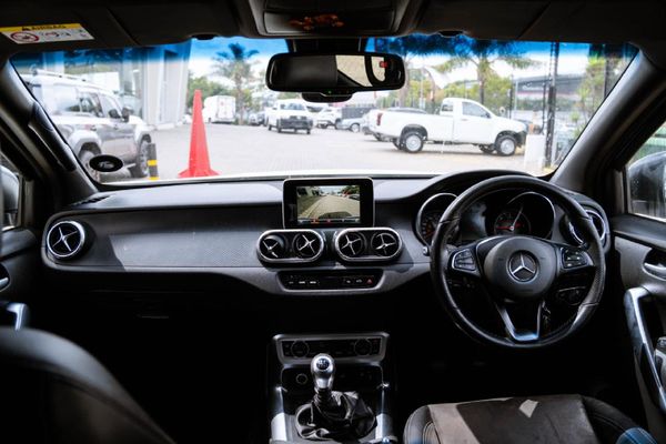 2020-Mercedes-Benz-X-Class-X250d-4x4-Progressive image:15