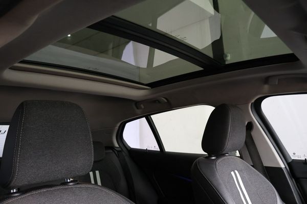 2020-BMW-1-Series-118i image:11