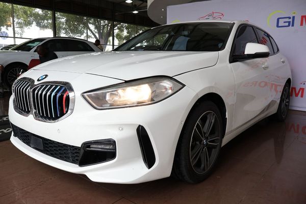 2020-BMW-1-Series-118i image:1