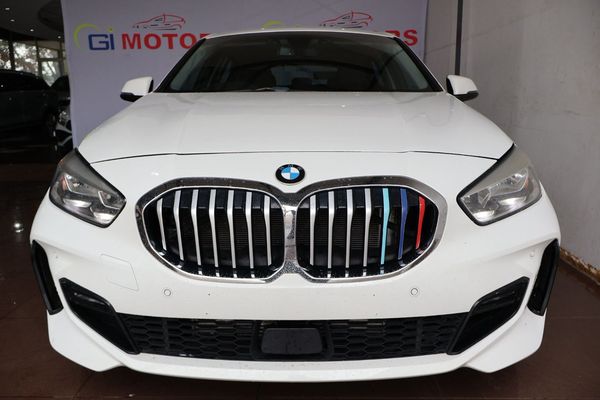 2020-BMW-1-Series-118i image:2