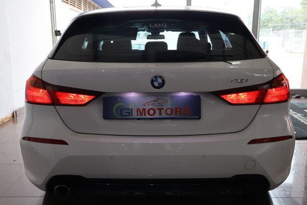 2020-BMW-1-Series-118i image:5