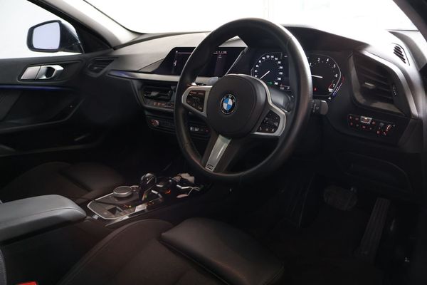 2020-BMW-1-Series-118i image:8